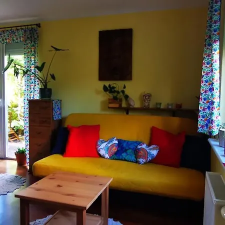 Przytulna Kawalerka Z Ogrodem Apartment *